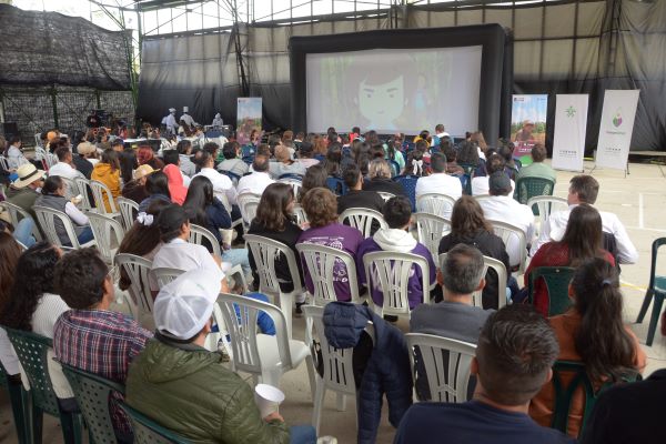 ¡Lanzamiento de película! El cine llega al campo colombiano para fortalecer los saberes de la población campesina