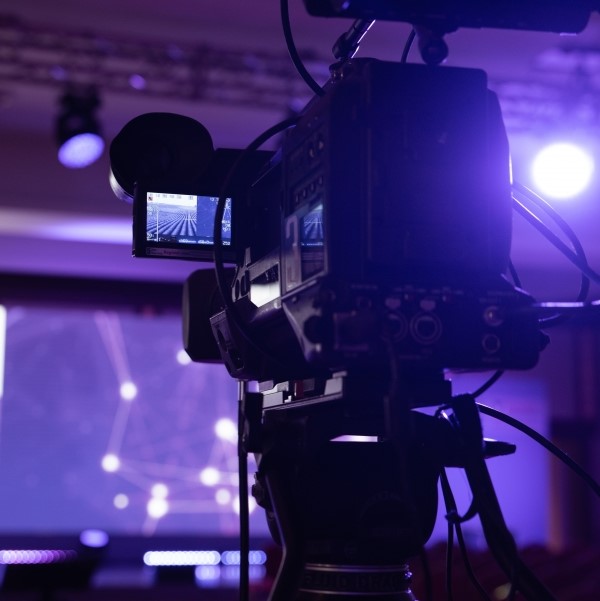 Nueve producciones audiovisuales beneficiadas con incentivo tributario del Gobierno llegan a Prime Video