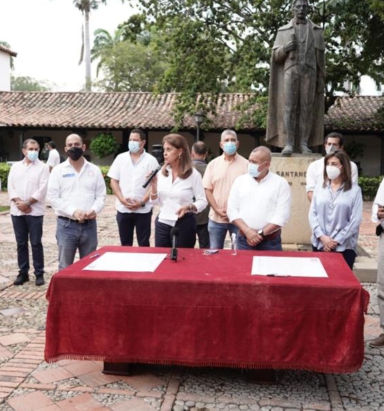 Obras de Bicentenario: Vicepresidente firma acuerdo para el mejoramiento del Parque Gran Colombiano